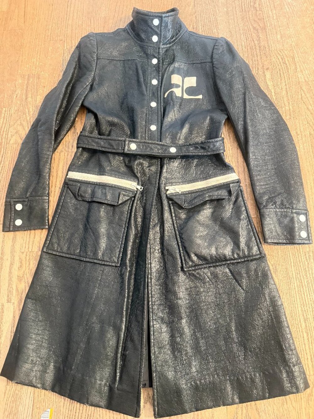 VINTAGE COUREGES COUTURE FUTURE BLACK FAUX LEATHER COAT WOMENS SIZE 0 MADE FRANC